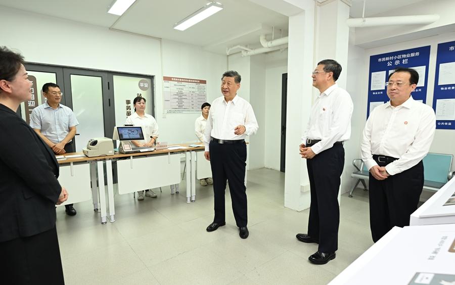 习近平在上海考察时强调  全面践行人民城市理念  高质量推进城市更新